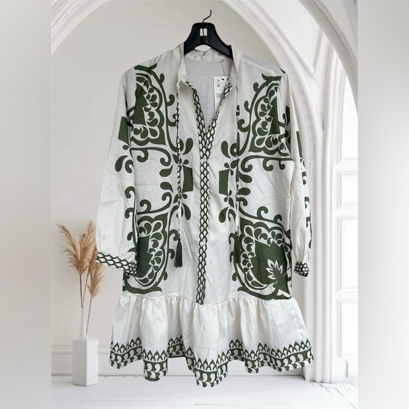 Indefeir Studios Green and White long sleeve Patterned Dress Sz M nwt 012 - Picture 1 of 2